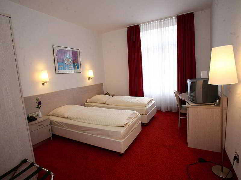 Hotel Topas Frankfurt City Франкфурт на Майн Екстериор снимка