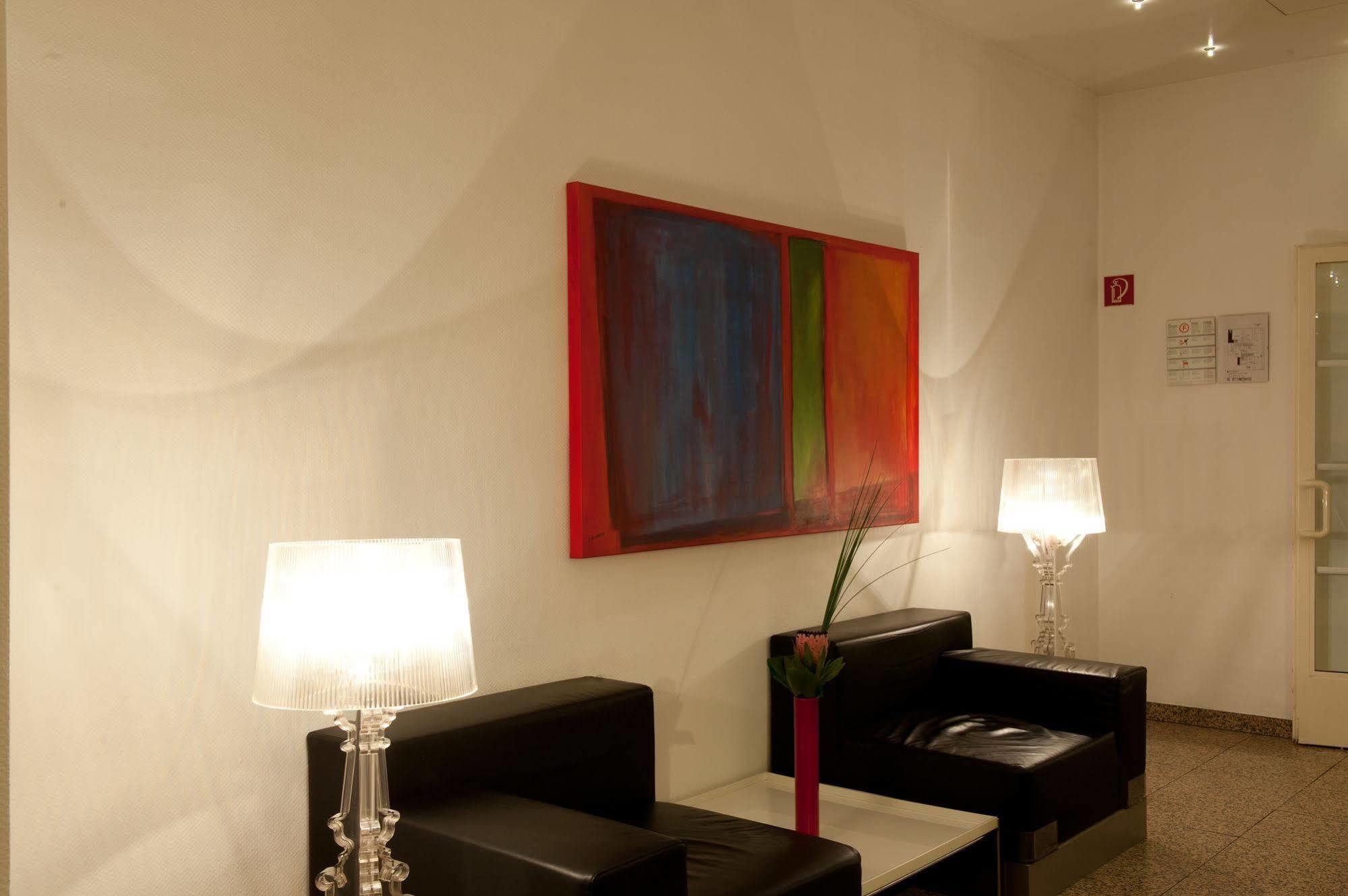 Hotel Topas Frankfurt City Франкфурт на Майн Екстериор снимка